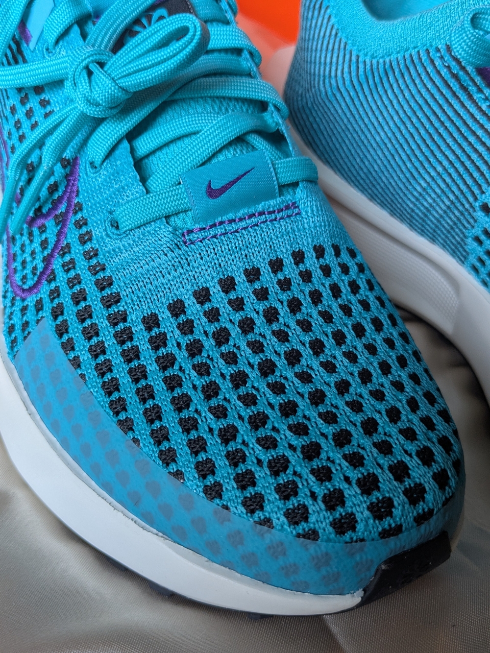 Nike Interact Run Training Sneakers; BNIB size 8.5 - Picture 2 of 7